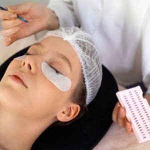 Experta integral en cejas y pestañas
